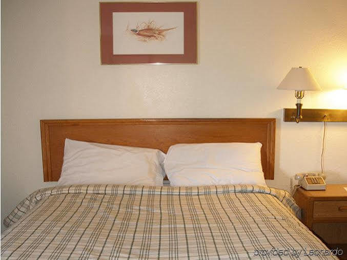 Red Carpet Inn & Suites New Cumberland Esterno foto